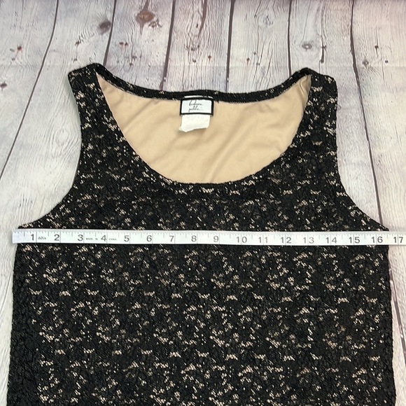 Elegant Black Lace Tank Top - Picture 4 of 7